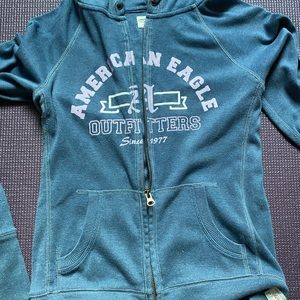 AMERICAN EAGLE 🦅 zip up hoodie size women’s small